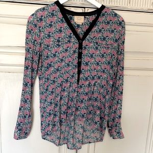 Anthropologie Vanessa Virginia Long Sleeve High Low Tiger Blouse Top 100% Rayon